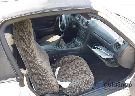 1999 Mazda Mx-5 Miata Leather Pkg/Popular Equipment Pkg/Sports Pkg/Touring Pkg z USA, uszkodzony, nr VIN JM1NB3535X0110704